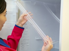 棚等の部品を元に戻します 棚等の部品を元に戻します